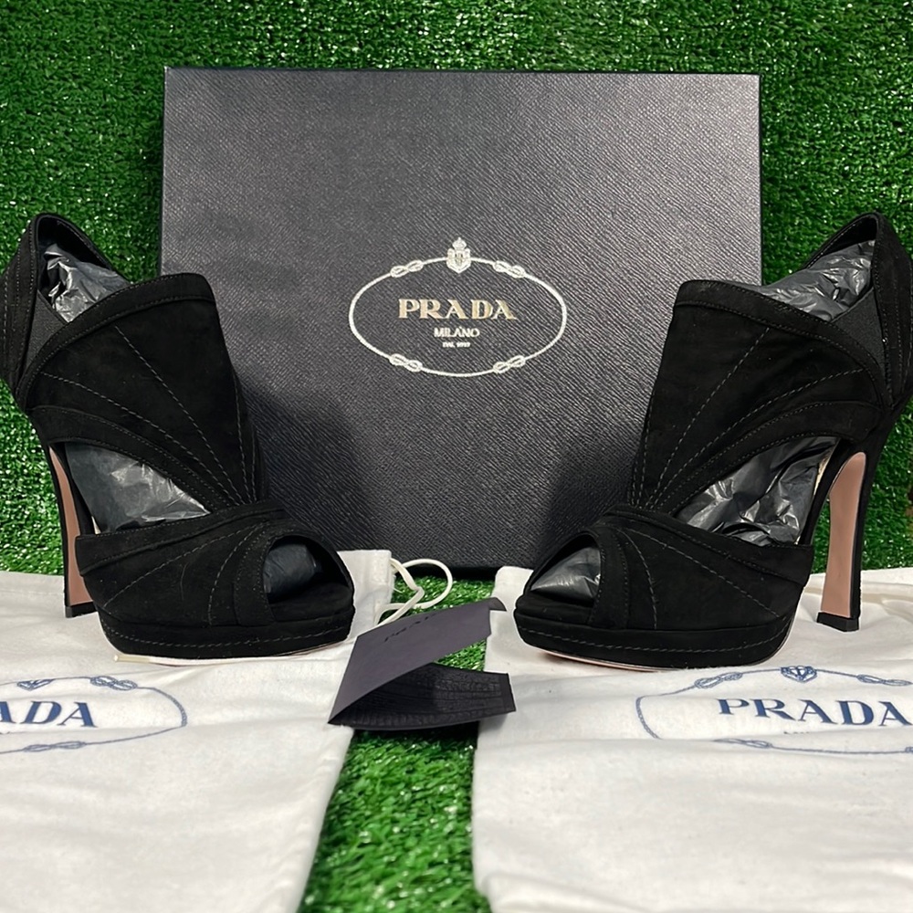Prada heels (BLACK)